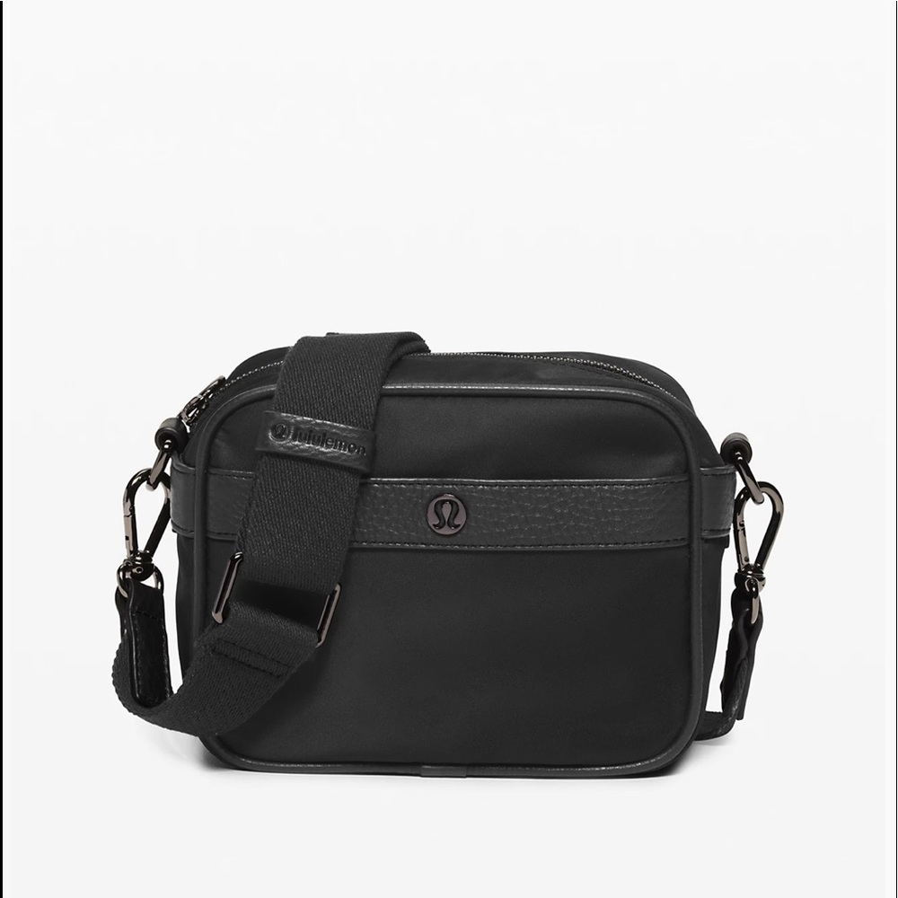 Lululemon now and always crossbody bag black NWT